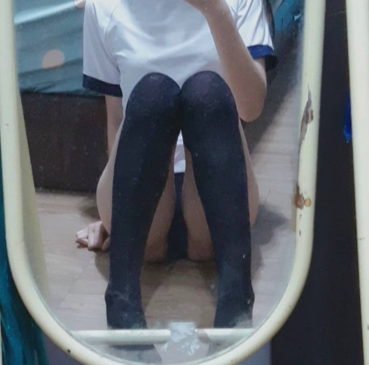 Má dâm và hai cậu bạn của cô con gái